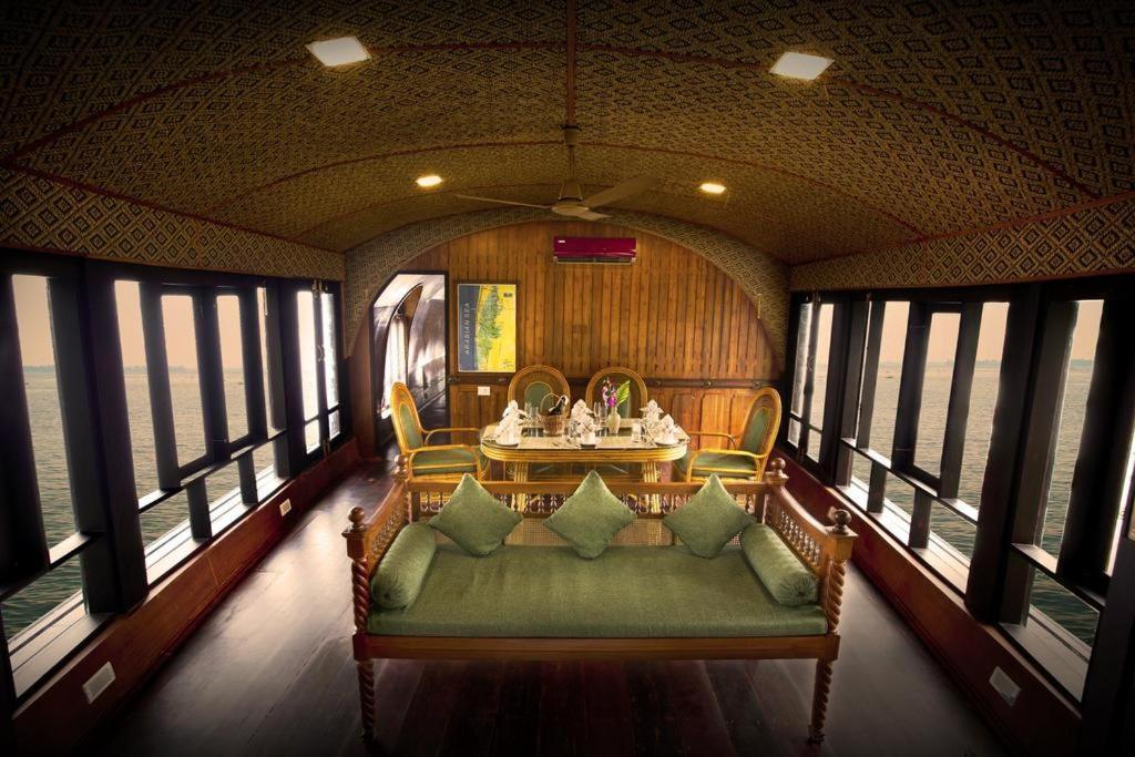 Vivaresidence Homestay Alappuzha Bagian luar foto